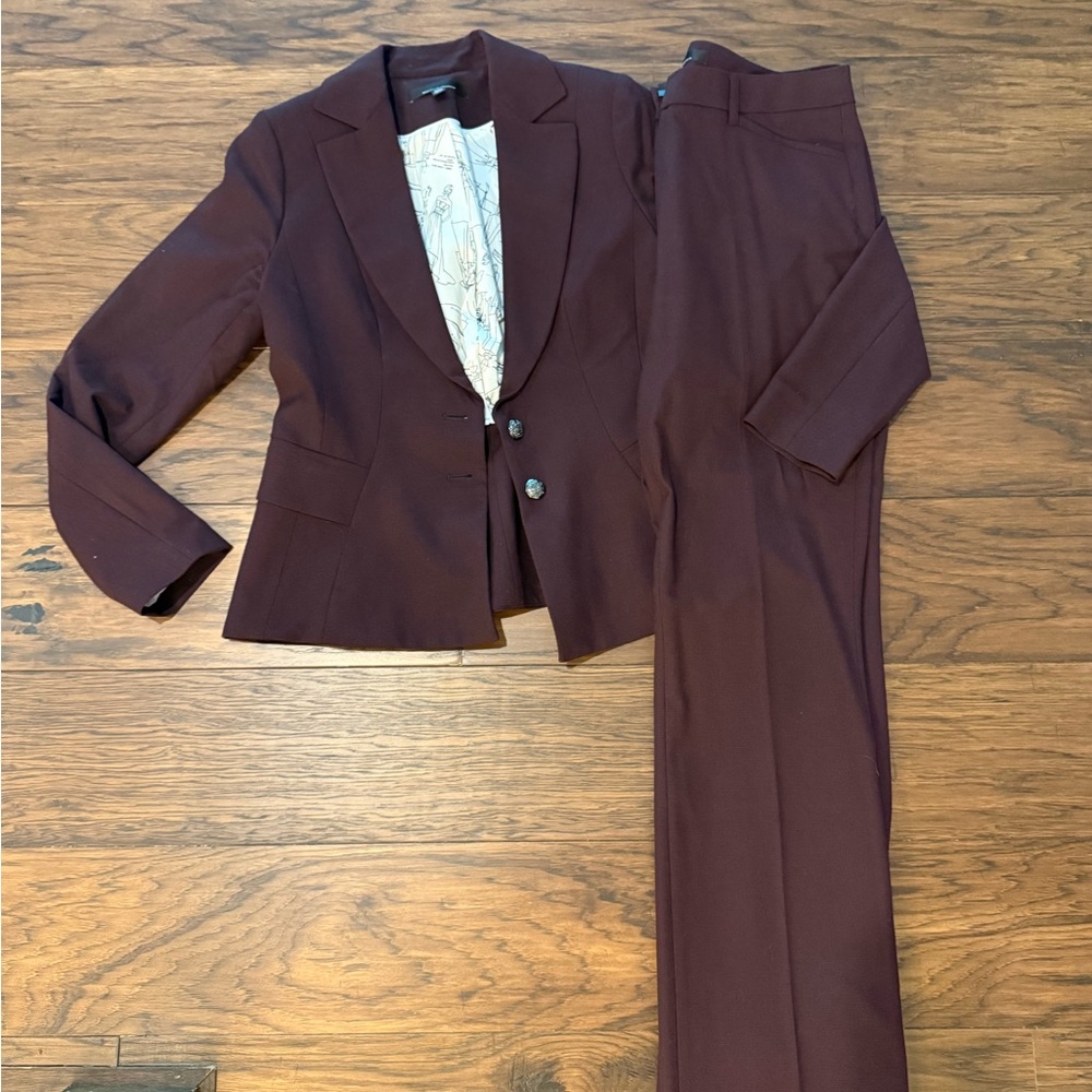 White House Black Market Burgundy jacket Blazer and Ines Pants Set, size 8 10